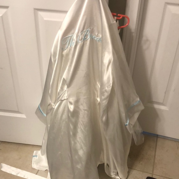 Bridal silk robe size S/M - Picture 2 of 3